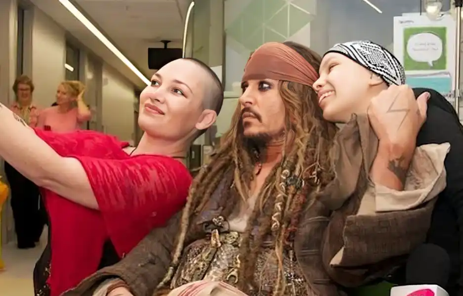 Johnny Depp as Jack Sparrow visiting a children’s hospital